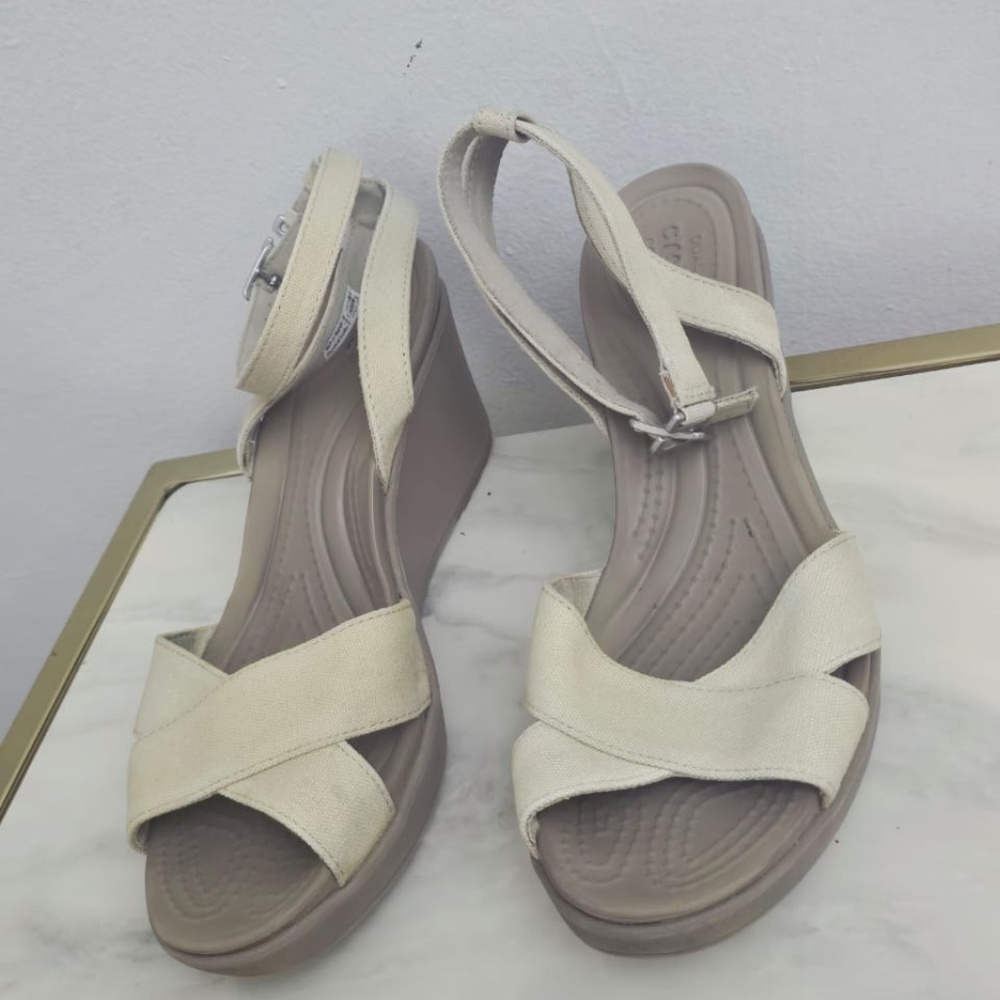 Crocs LiteRide Beige Canvas Wedge Sandals with Ankle Strap Size 8